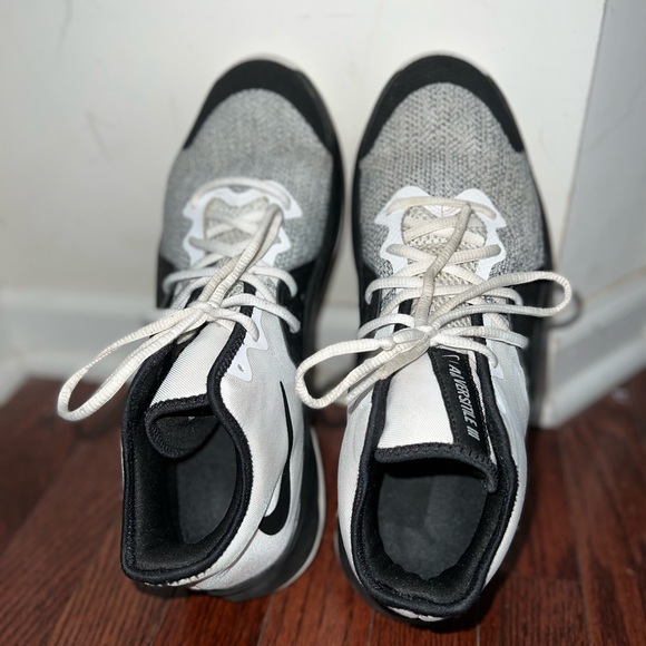 Nike AIR VERSITILE 3 'WHITE BLACK - Mens Size 11.5 - Picture 11 of 11